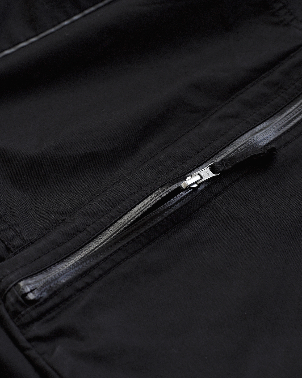 levis ykk zipper